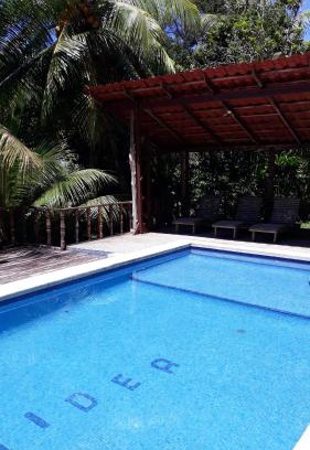 Hatillo Hotel | Iguana Libre