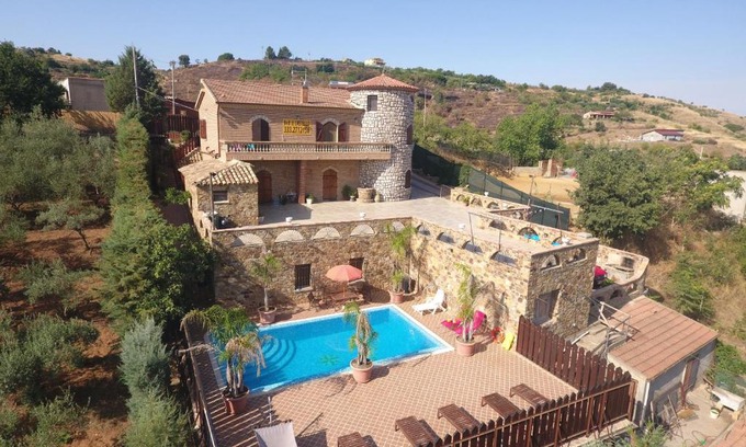 Raffo House | Il Castello