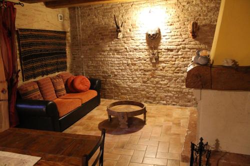 Cartoceto Apartment | Il nido della rondine, appartamento nel borgo medievale