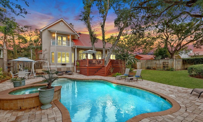 Saint Simons Island House | Immaculate Custom Home | 2.5 blocks to Beach | Heated Pool + Spa | Dog Friendly