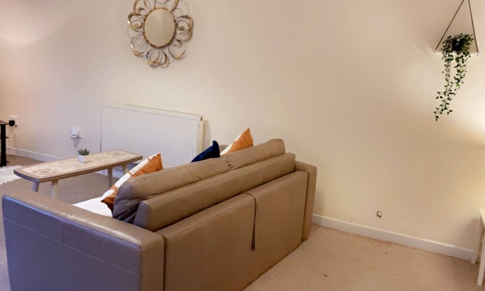 South Elmsall House | Impeccable 1-Bed, Sleeps 2, Free Parking