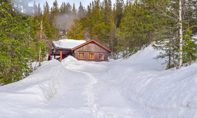 Fla Municipality House | In a wooded residential area, not far from the lake, this authentic wooden house with great views we