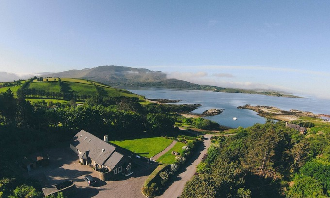 Lauragh House | IN?EAR SCÉINE., family friendly in Tuosist, County Kerry