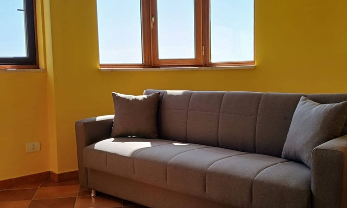 Vibo Valentia Apartment | In front of the Vibo Valentia Theater (La Casetta del Teatro)