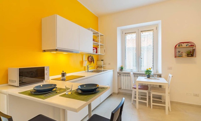 Milan Apartment | In Milan and yet at home: The Yellow House studio!