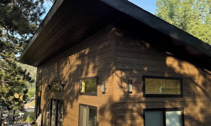 Keystone House | In the center of all the Black Hills has to offer, The Elkhorn Cabin