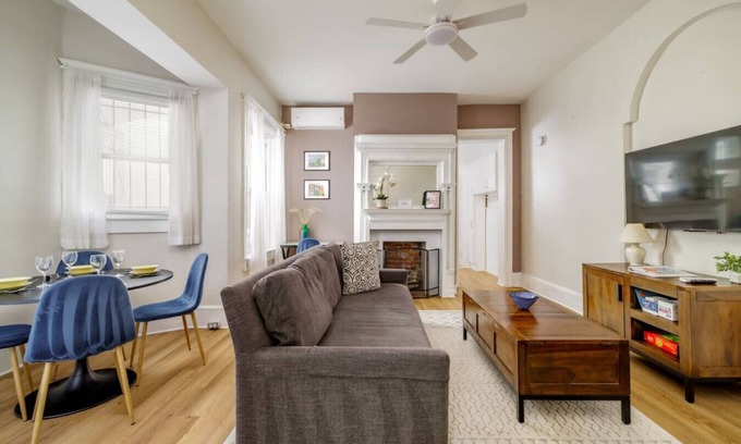 Adams Morgan Apartment | In the heart of Adams Morgan | Vintage Charm