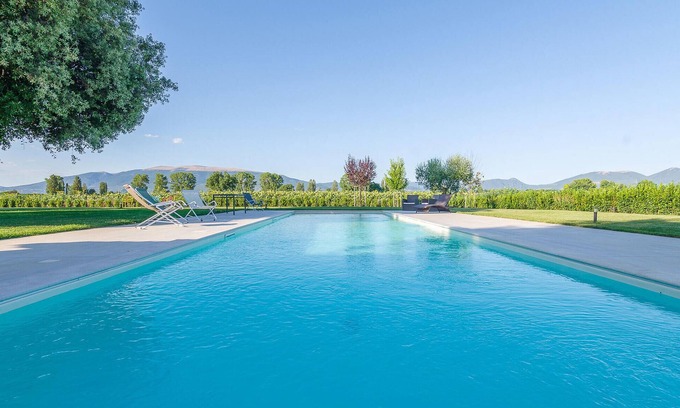 Guzman House | In the heart of Italy awaits you this spacious property with swimming pool.