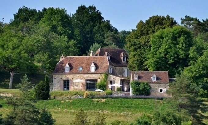 Thenon House | In the heart of the Périgord Noir, an old 18th century farm with complete independence