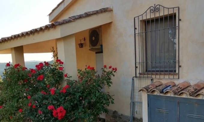 Seulo House | Incantu, mountain vacation home with garden and view -Sardinia