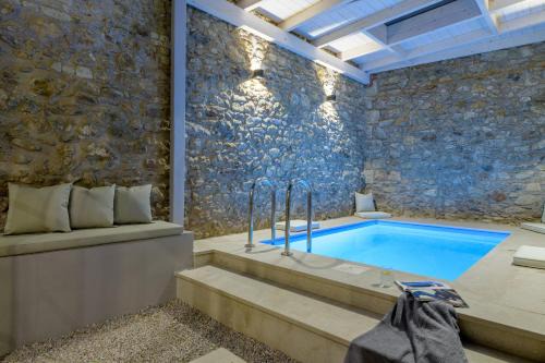 Plaka Apartment | Incomparable Plaka's Luxury Apt Private Pool