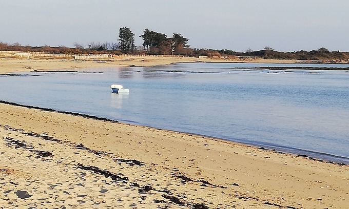 Locmariaquer Apartment | Independant studio, beach and fishing, hiking trails, harbour and shops 800m