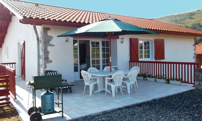 Lantabat House | Independent 3 * gîte in the Basque Country between sea and mountains