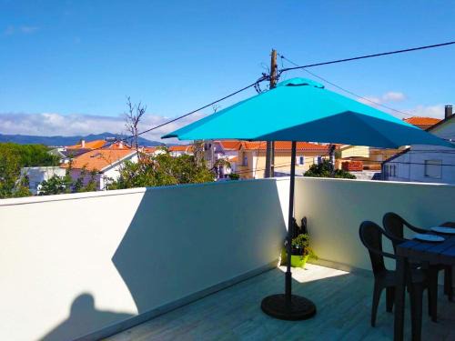 Cascais Apartment | Independent house near Estoril with terrace