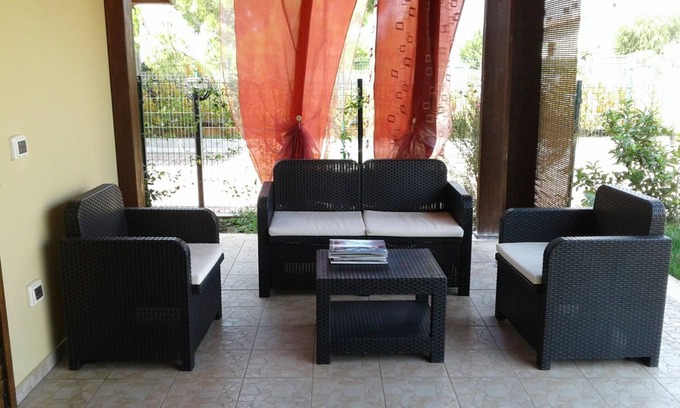Lido House | independent villa with garden