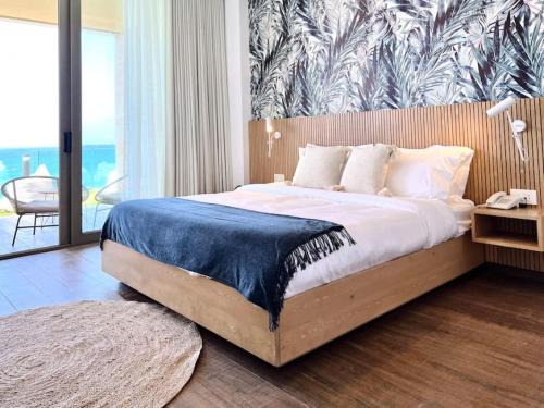Kfardebian Hotel | Indigo Jungle Beachfront Exotic Room in Batroun