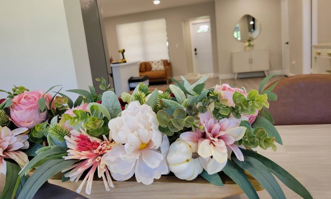 North Palm Beach House | Indulge in Florida's finest living! A dream awaits you in this beautiful home.