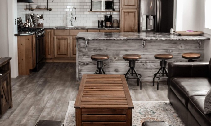 Springville Apartment | Industrial Luxury apartment - Newly remodeled and Sparkling clean!