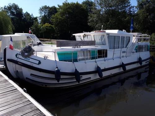 Chenille-Change Boat Rental | Ines - API-1-46-22