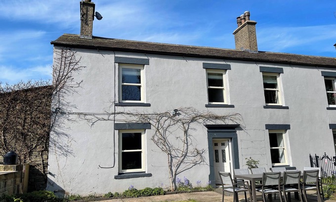 Hawes Cottage | INGS HOUSE, pet friendly, character holiday cottage in Hawes