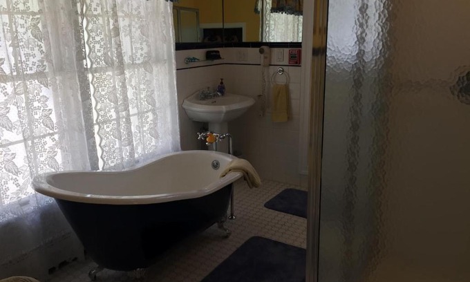 Village Green Hotel | Inn at the Park