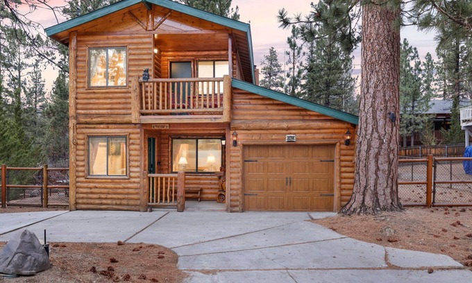 Eagle Mountain Estates Cabin | Inn Between Pines#1411