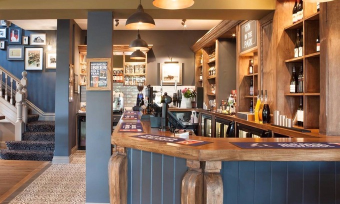 Canford Cliffs Hotel | Inn In The Park
