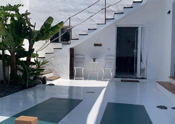 Tinajo Apartment | Inneris (Yoga & Mindfulness) Home Experience