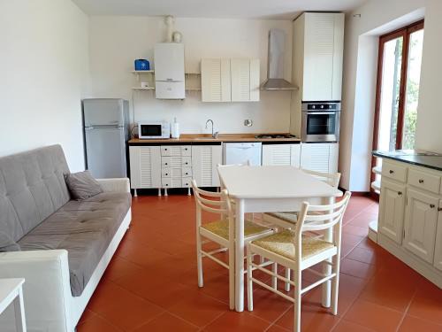 San Colombano Certenoli Apartment | INOsteria CAV Appartamenti