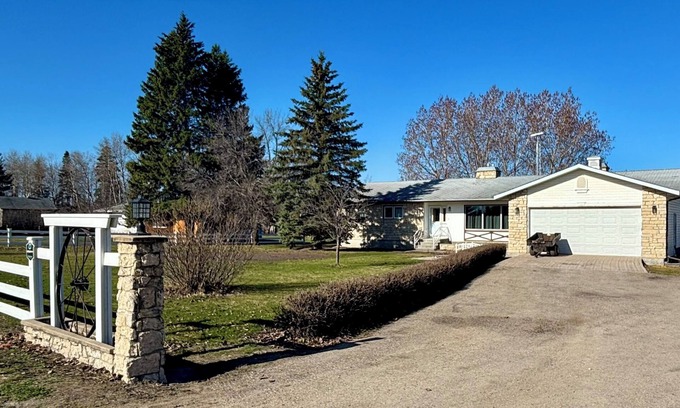 Hudson Bay House | Into The Wild Get Away Hudson Bay, Saskatchewan