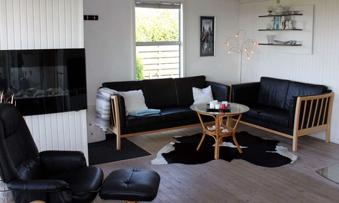 Bøjden House | Inviting wooden house with a panoramic view of the Baltic Sea