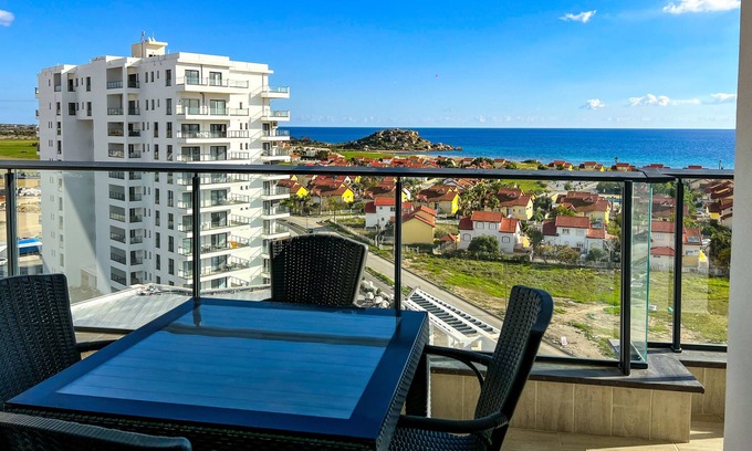 Gastria Apartment | Iona Pool 2-bdr Apartment with SeaView (Caesar Blue)