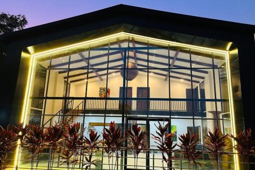 Chevella Apartment | IRA FarmhouseACPoolBBQBonfireGlass House