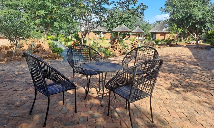 Victoria Falls Bed & Breakfast | iroCK Lodge
