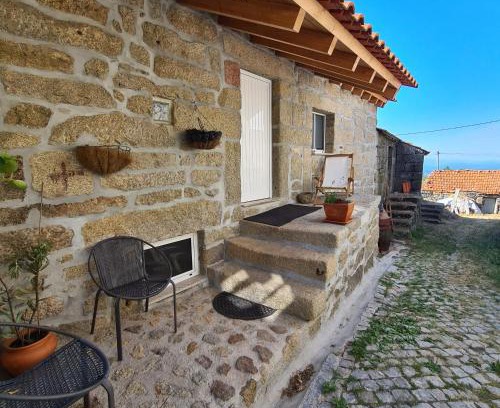 Meada House | Isatour - Casa do Miradouro