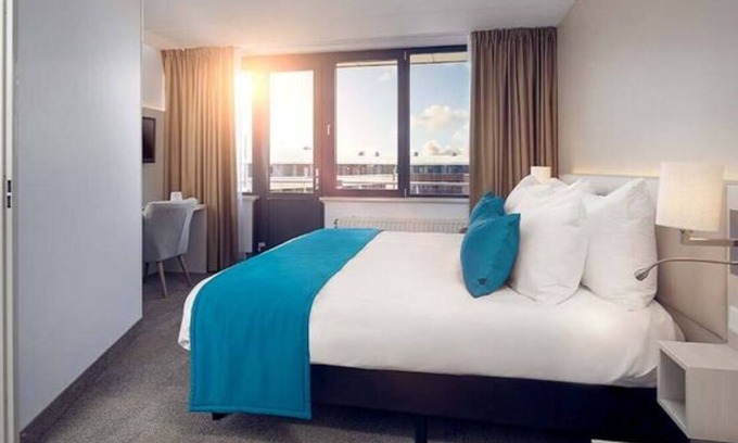 Nes Hotel | Island Comfort Steps from Ameland Beach, Dunes & Ferry – Hotel w/Parking