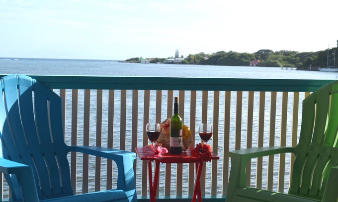 Jonesville Cabin | !Island Getaway Or Family Vacation Fun on Roatan! Hillview Mermaid Cabin.