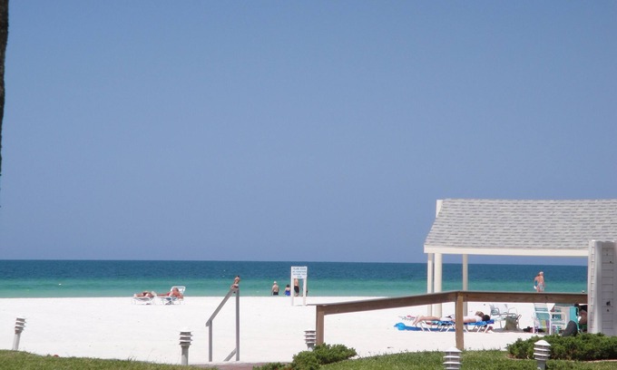 Siesta Key Villa | Island House Beach Resort V18 by RedAwning