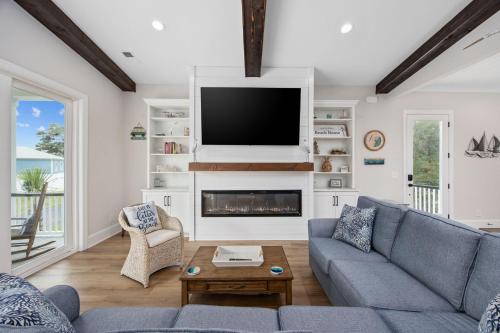 North Litchfield Beach House | Island Lullaby Heated & Cooled Spa & Arcade
