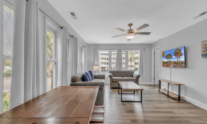 Windy Hill Condo | Island palms