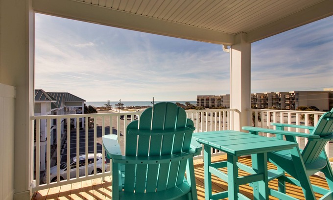 Emerald Isle Hotel | Islander Hotel & Resort