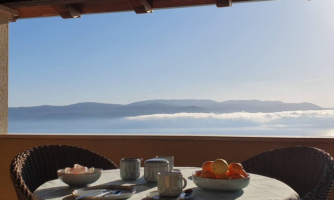 Zagorje Villa | Istrian house with an infinity pool and a sea view close to the beach