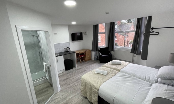 Newcastle-Under-Lyme House | ISUITES