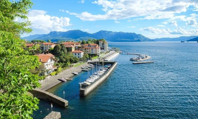 Maccagno Apartment | Maccagno apartment rental with lake views and pool