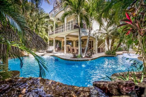 Holmes Beach House | It's a Jungle Out There
