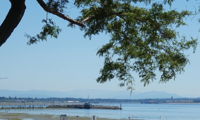 White Rock Apartment | It's All Good in White Rock an Exceptional Vacation Accommodation at the beach!