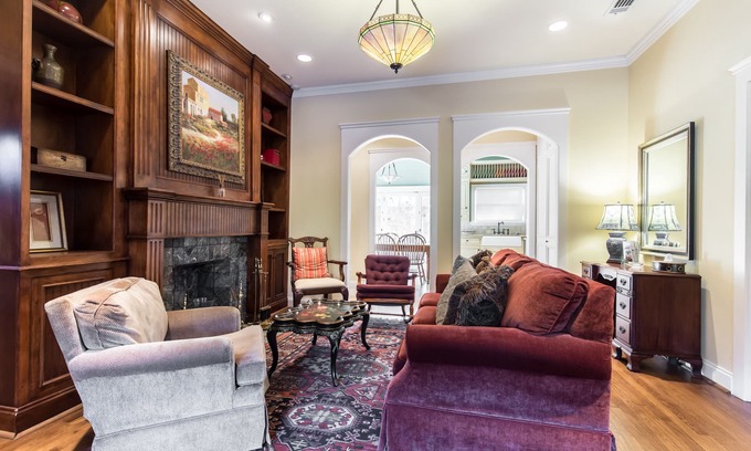 Oak Lawn House | It's Our Location.Easy to get to many Dallas Destinations