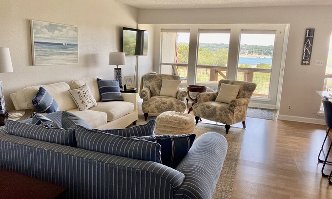 Comanche Point At Point Venture House | It’ Shore to Be a Great Stay!