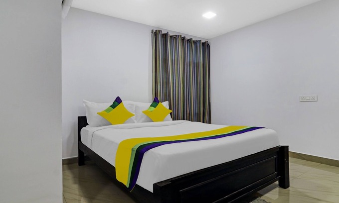 Gachibowli Hotel | Itsy By Treebo - Lg Grand Inn