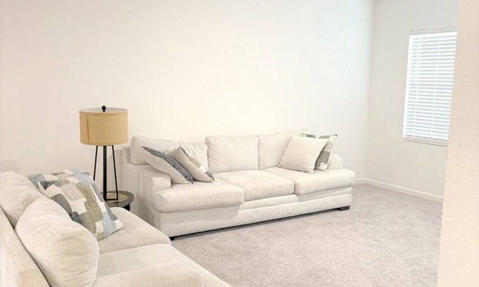 Weston House | Ivana Lodge 3-Bed Room, 3-Bath Retreat